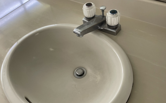 洗面台が下水臭い原因と対処方法
