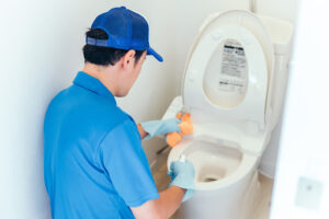 自分ではつまりを直せない、または早くトイレを直したい場合