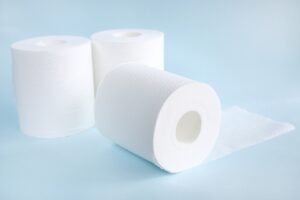 流れやすいトイレットペーパーと流れにくいトイレットペーパー