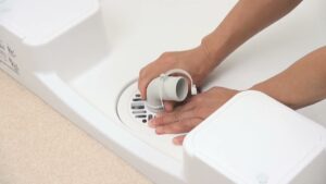 洗濯場の排水口の掃除方法
