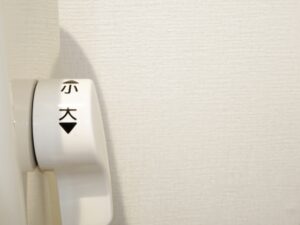 トイレのつまりが自然に直るケースと悪化するケース