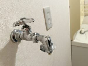 洗濯場の蛇口の種類と水漏れの特徴