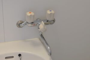 お風呂の蛇口から水漏れするときの応急処置方法