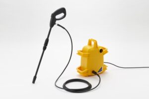 排水管の汚れがひどい場合は高圧洗浄機が必要