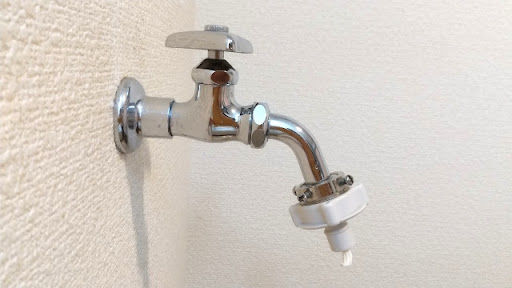 洗濯水栓の交換を依頼するにはどこに頼めばいい?