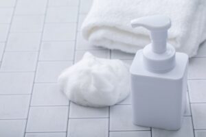 お風呂の床を掃除してもぬめりが改善しない場合は？