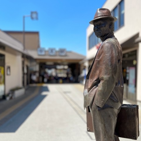 葛飾区｜柴又駅　車寅次郎像