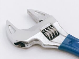 お風呂の温度調節ハンドルが回らないときは修理が必要？