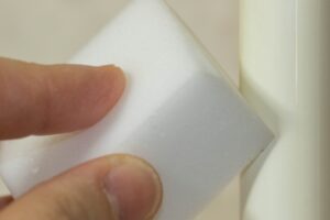 メラミンスポンジで便器をこすってしまった場合の対処法